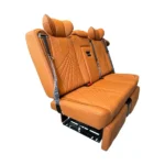 Asiento de automóvil eléctrico modificado de 3 plazas YZ-S02 con pantalla inteligente y mesa oculta — Vista frontal derecha
