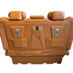 YZ-S02 Asiento eléctrico modificado de 3 plazas con pantalla inteligente y mesa oculta — Vista trasera