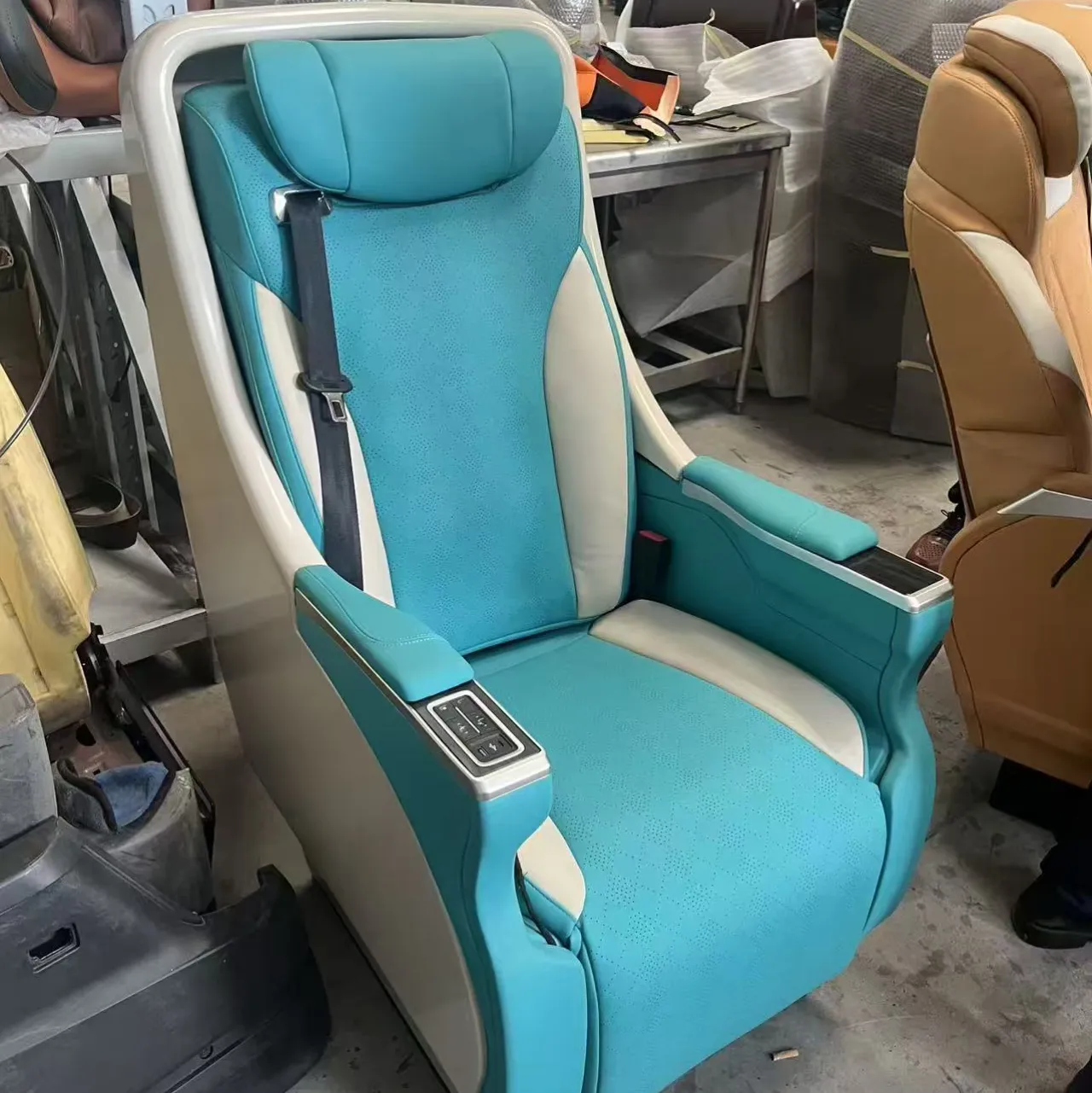 Luxury Coach Airline-Style Seats