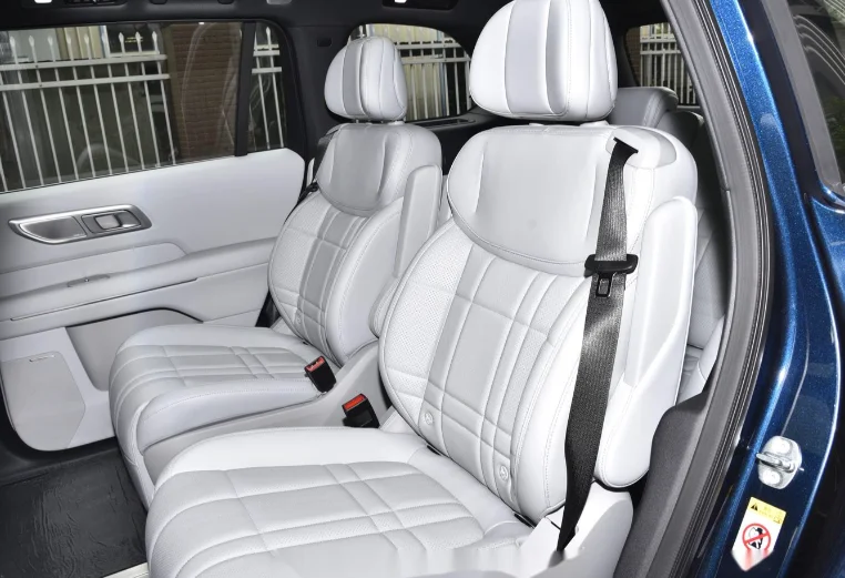 Seatbelt Systems for Luxury Car Seats