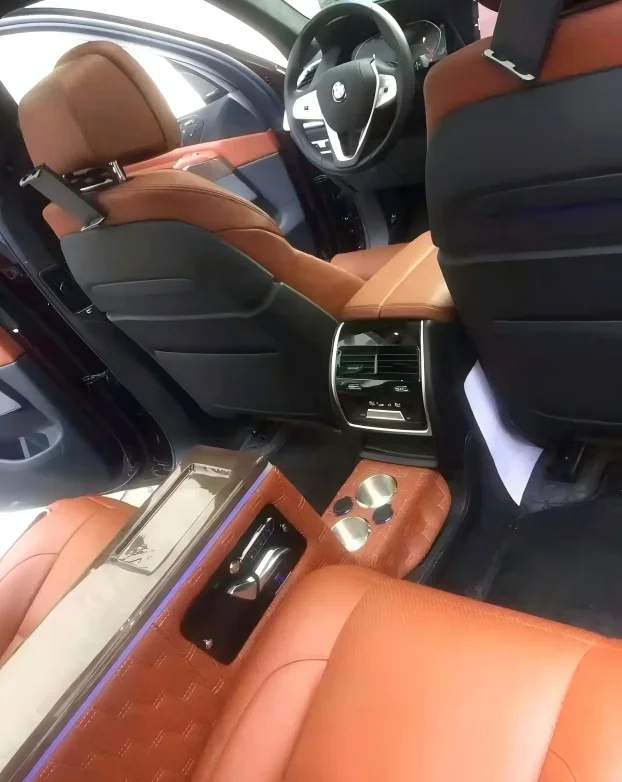 Asientos de lujo personalizados para la segunda y tercera fila del BMW X7