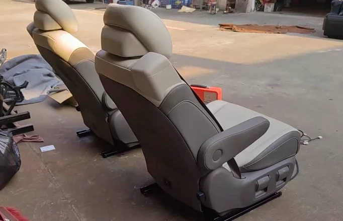 Ghế thương gia cao cấp cho xe Kia Carnival (Ảnh phần lưng ghế sau khi lắp đặt)