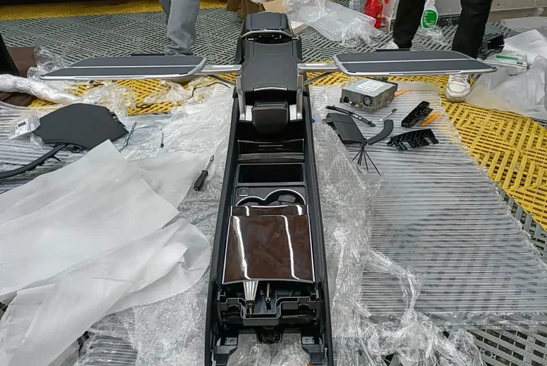 1-Maybach S450 upgraded with folding table and cup holder assembly