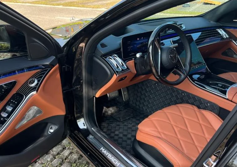 11-Maybach S680 custom floor mats after modification