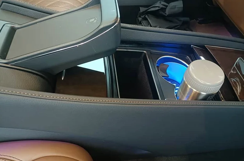 3-Maybach S450 upgraded cup holder