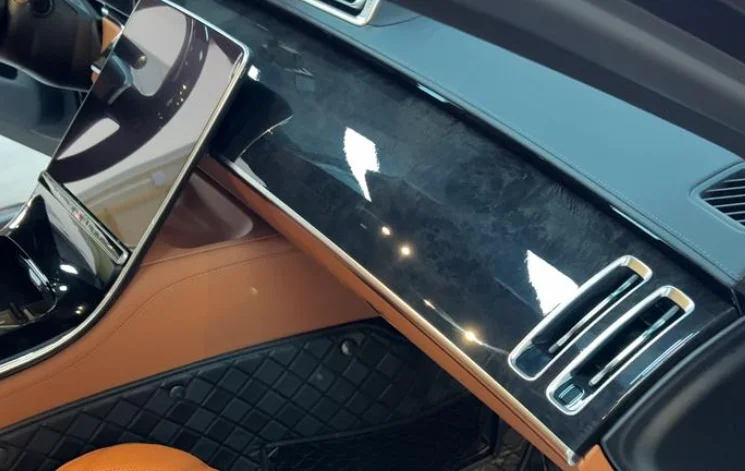 8-Maybach S680 front seat console modification