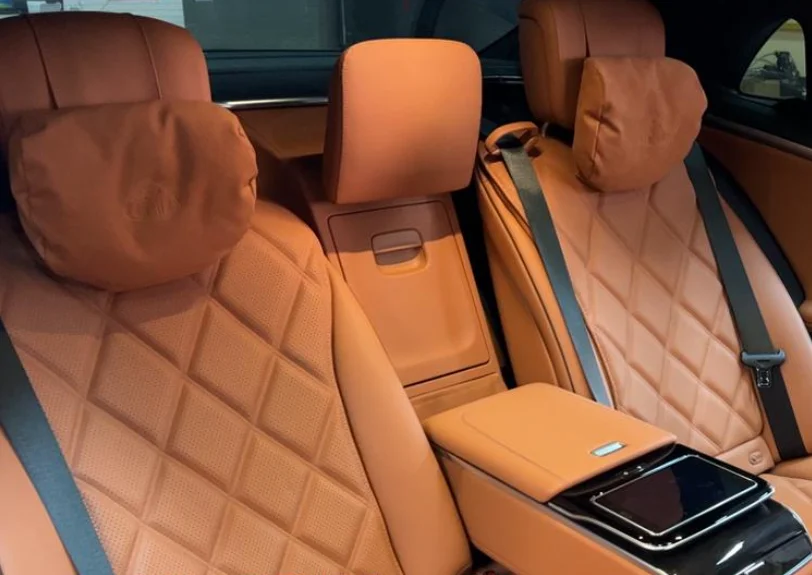 9-Maybach S680 rear seat armrest folded down after modification