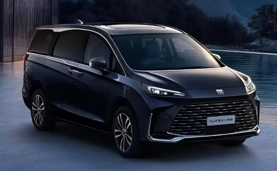 Buick GL8 luxury MPV before interior modification and business cabin upgrade